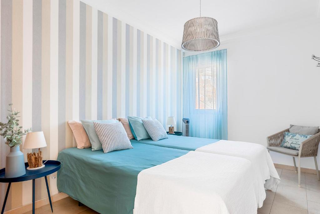 Boutique apartment with BBQ terrace and ocean views photo 4