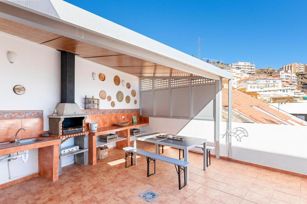 Boutique apartment with BBQ terrace and ocean views photo 2