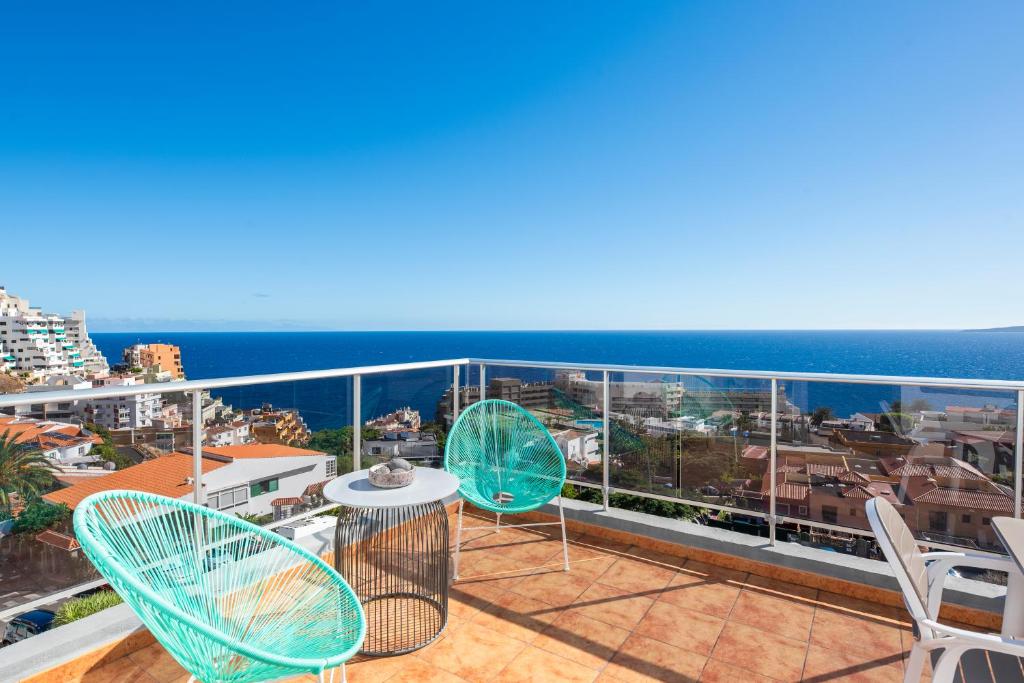 Boutique apartment with BBQ terrace and ocean views photo 1