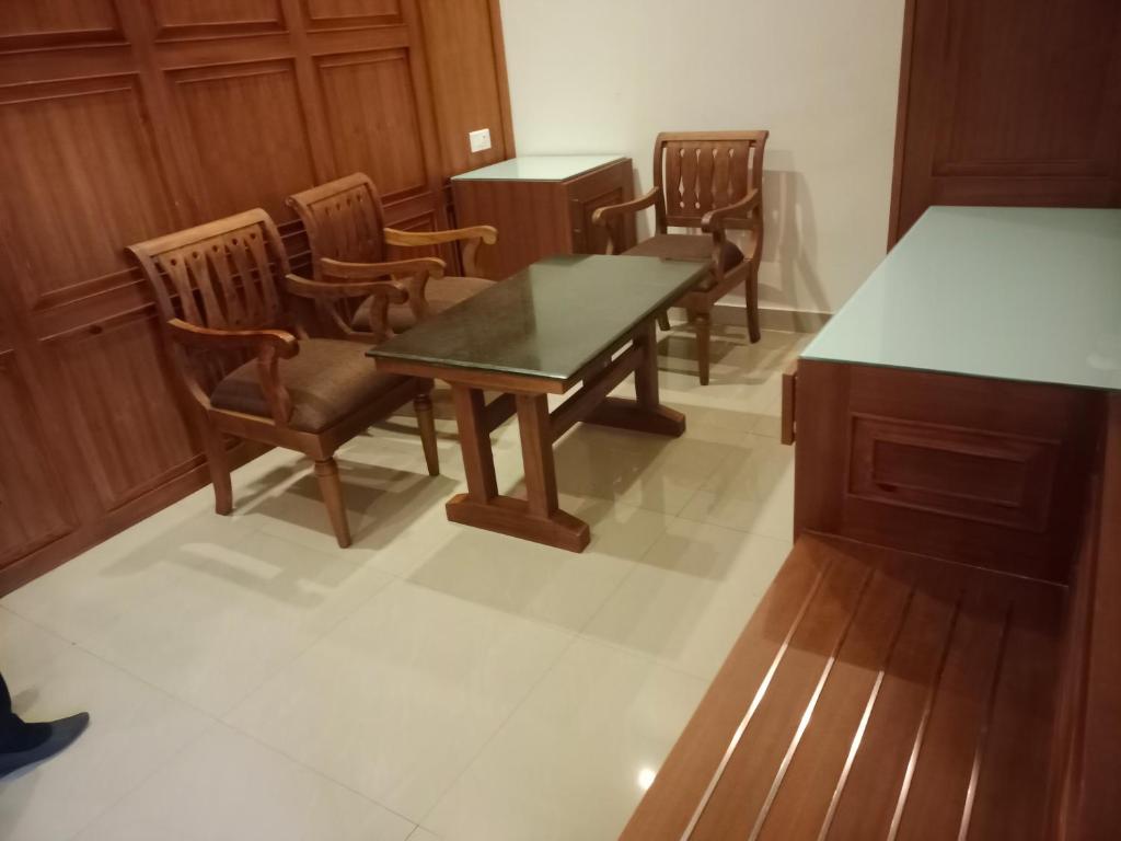 Golden palace photo 4