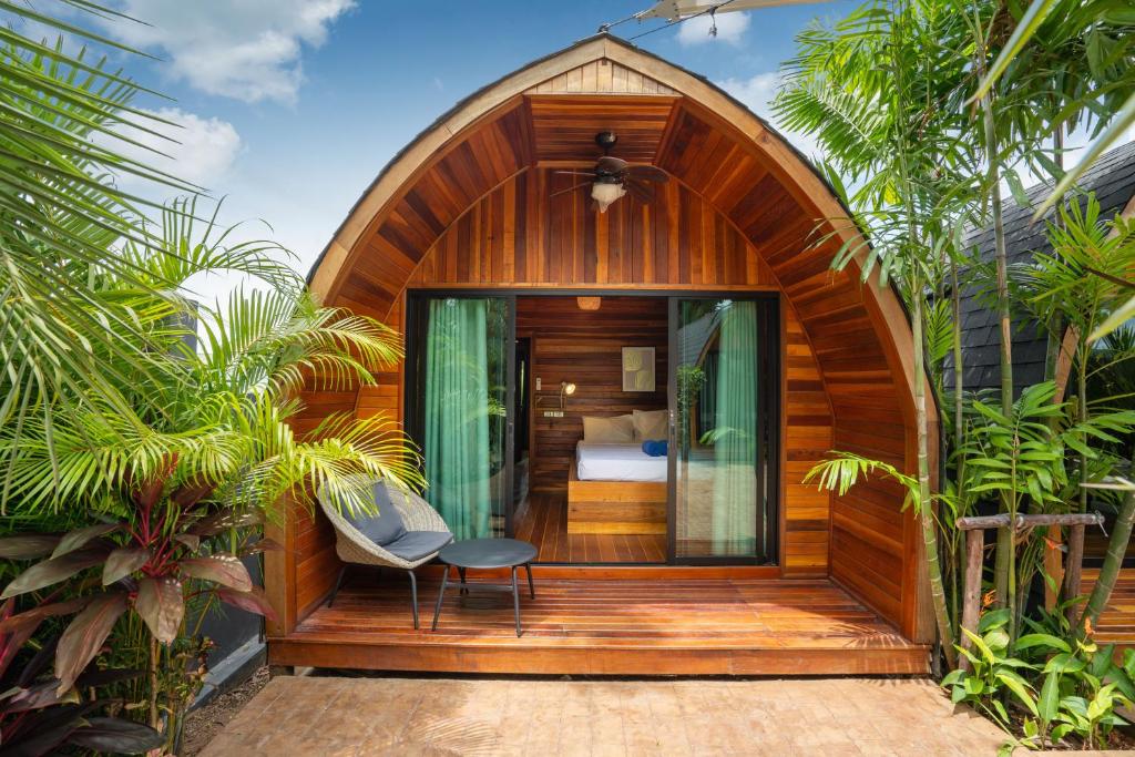 New 3BR Chalet-Style Villa Pasak Paradise 3, Private Pool, 10min grive to Laguna Phuket photo 3