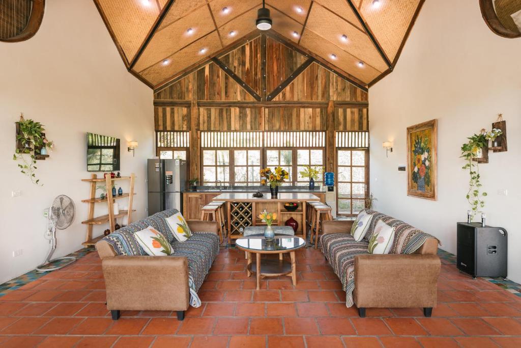 LEEHA HOME Venue Travel