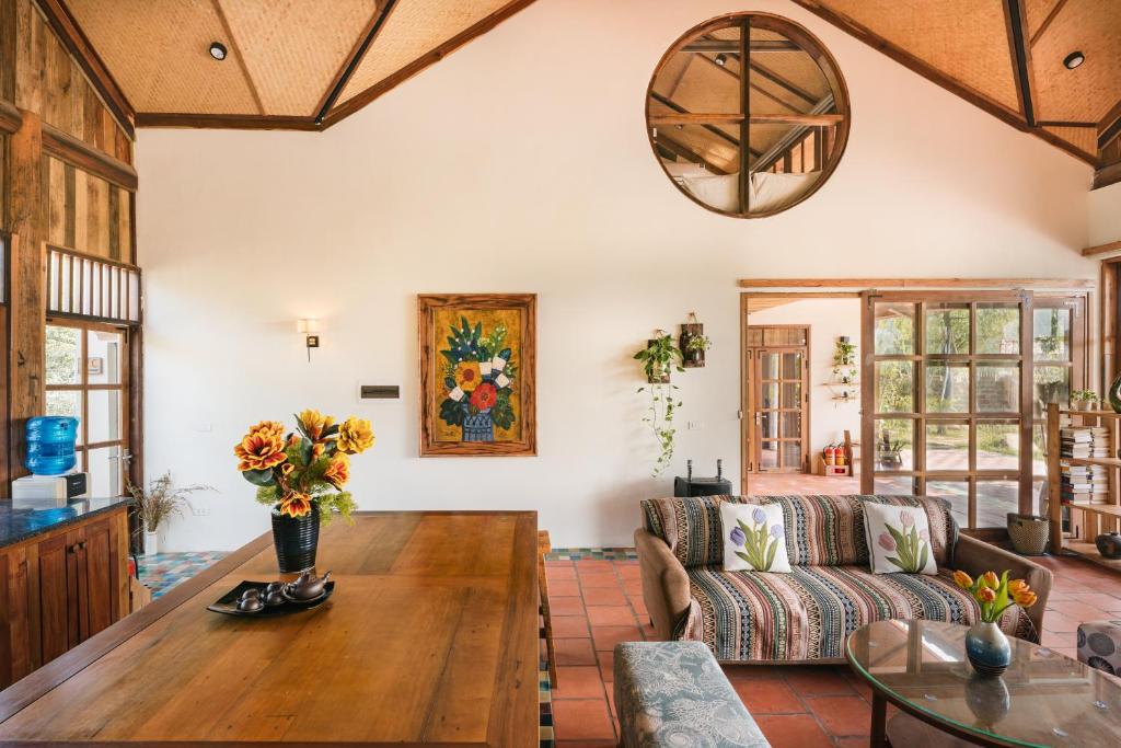 LEEHA HOME Venue Travel