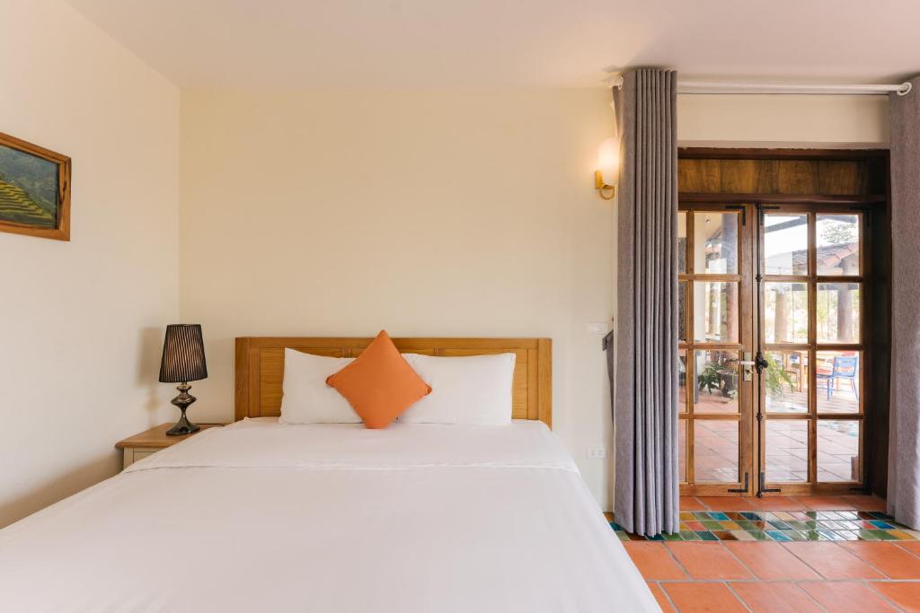 LEEHA HOME Venue Travel