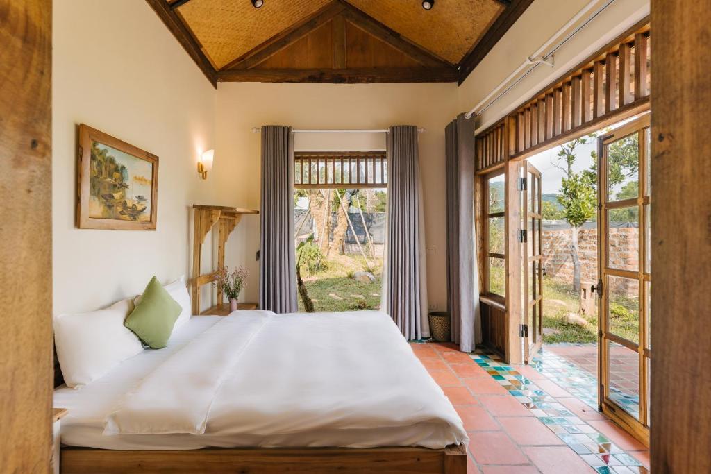 LEEHA HOME Venue Travel