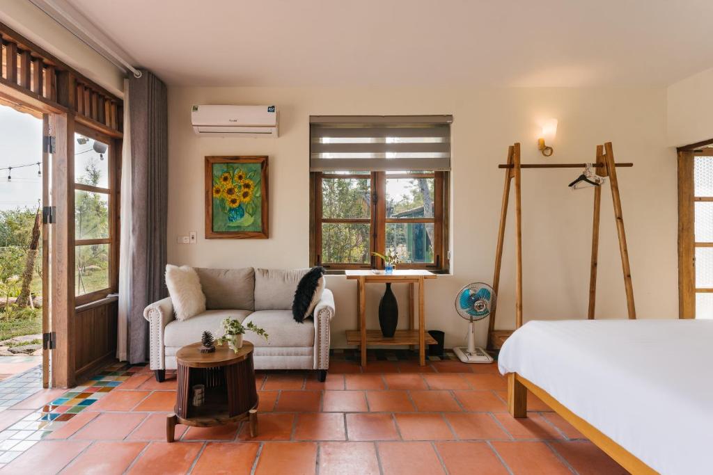 LEEHA HOME Venue Travel