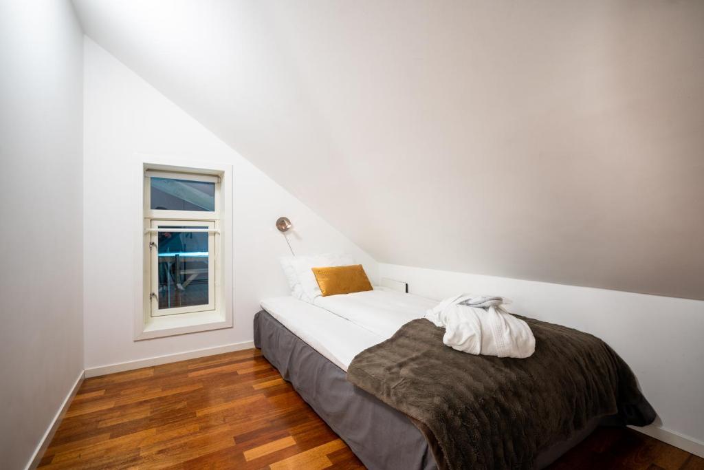 Enter Tromsø - Exclusive 4 Bedroom Villa - Tap to explore photos