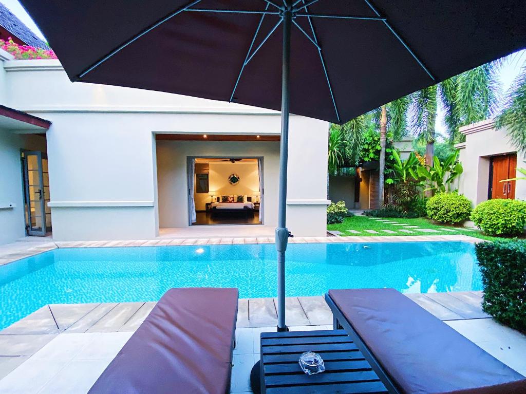 Beautiful 2br pool villa walk to Bangtao beach and Catch club photo 3
