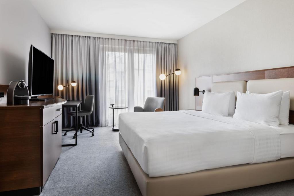 Courtyard by Marriott Munich City East - Tap to explore photos
