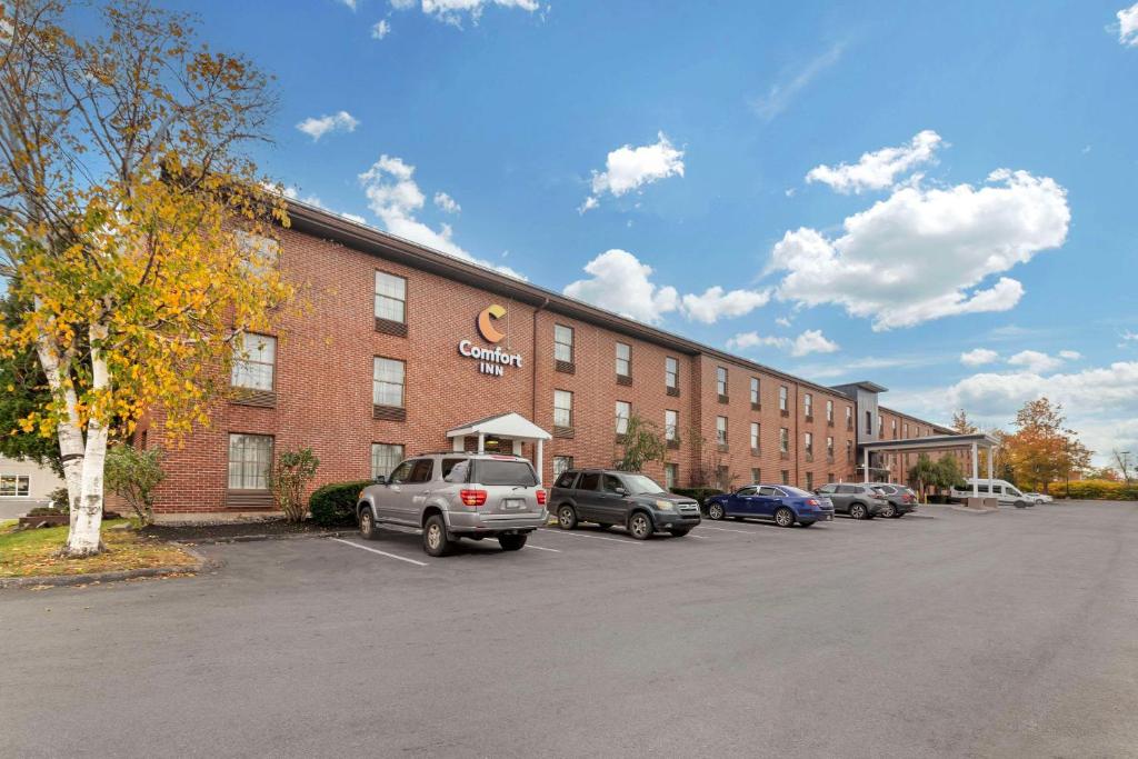 Comfort Inn Airport image