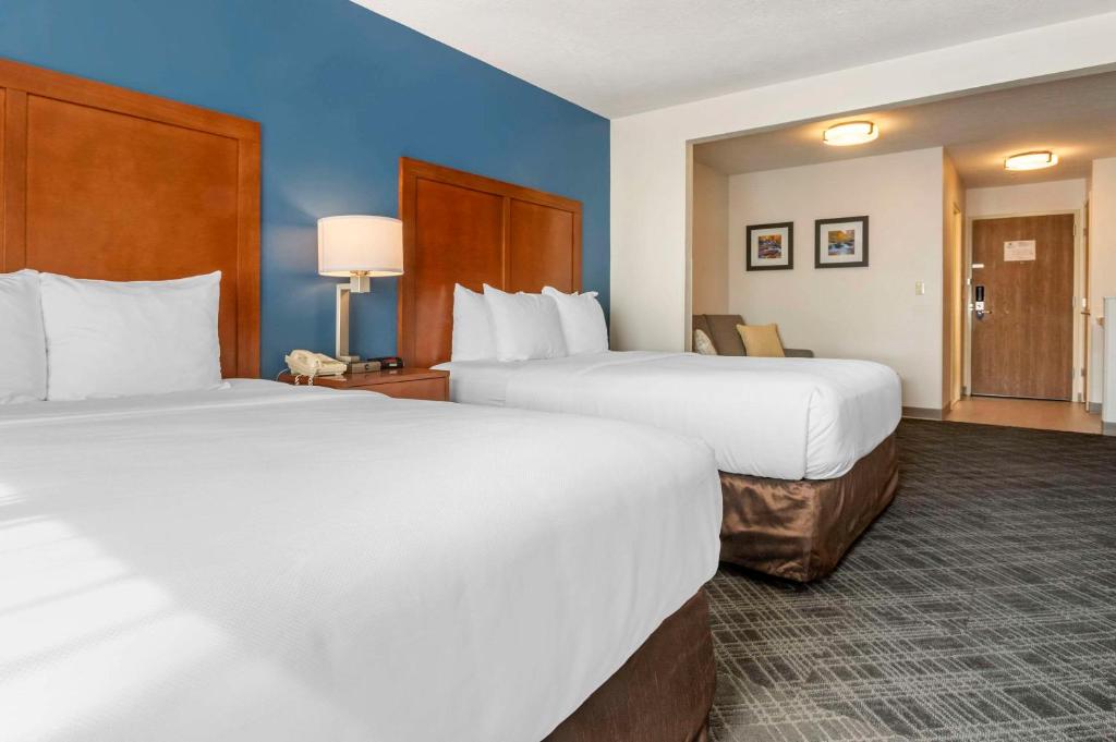 Comfort Inn & Suites Beaver - Interstate 15 North - Tap to explore photos