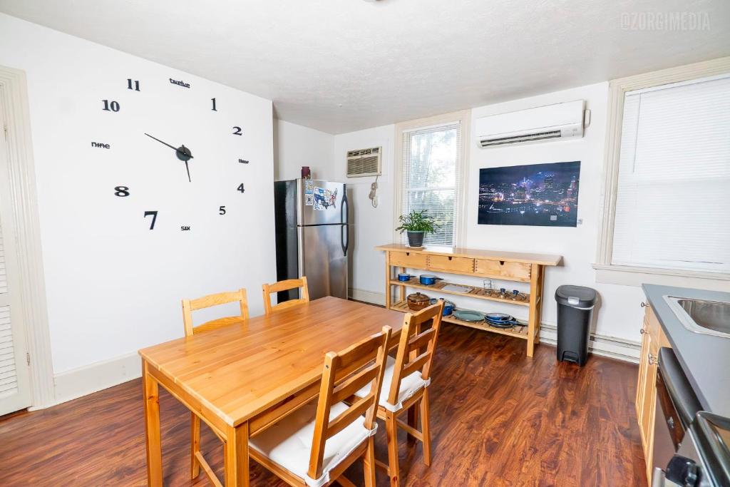 1 BR - Parking - Amazing View Nearby! photo 1