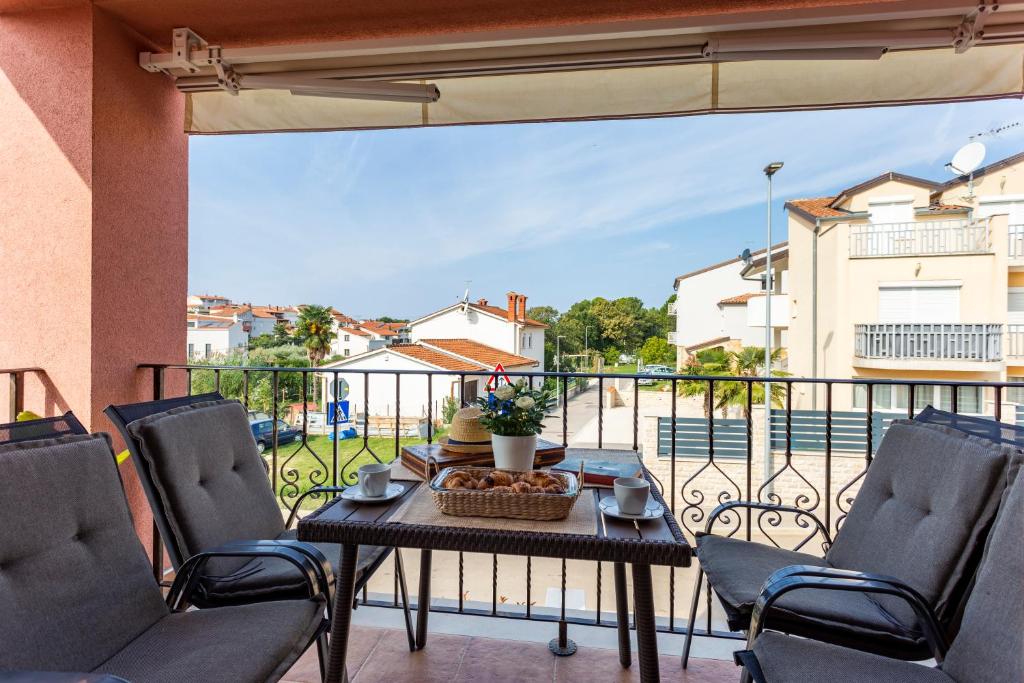Newly renovated apartments in Funtana photo 4