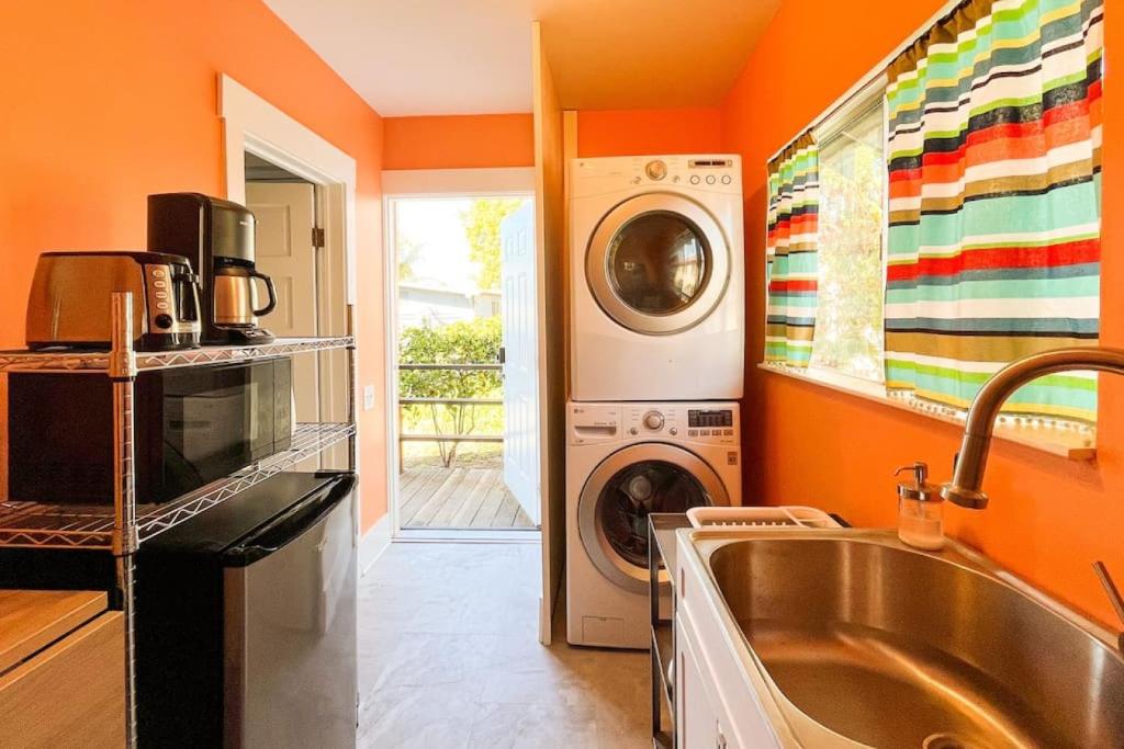 Peaceful 1BR Suite, Yurt and Barn in Cypress Park photo 2
