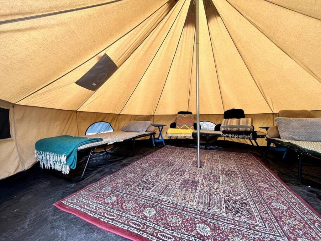 Serene Studio, Yurt Barn near DTLA Silverlake photo 4