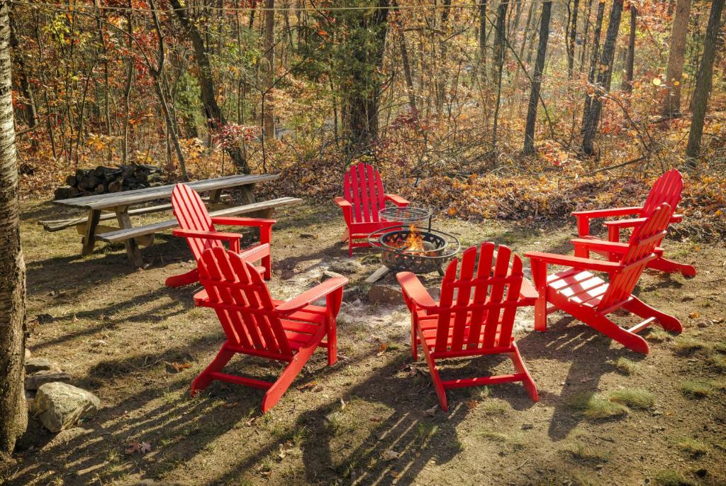 Quiet Wooded Chalet near Bryce w Hot Tub Firepit photo 1