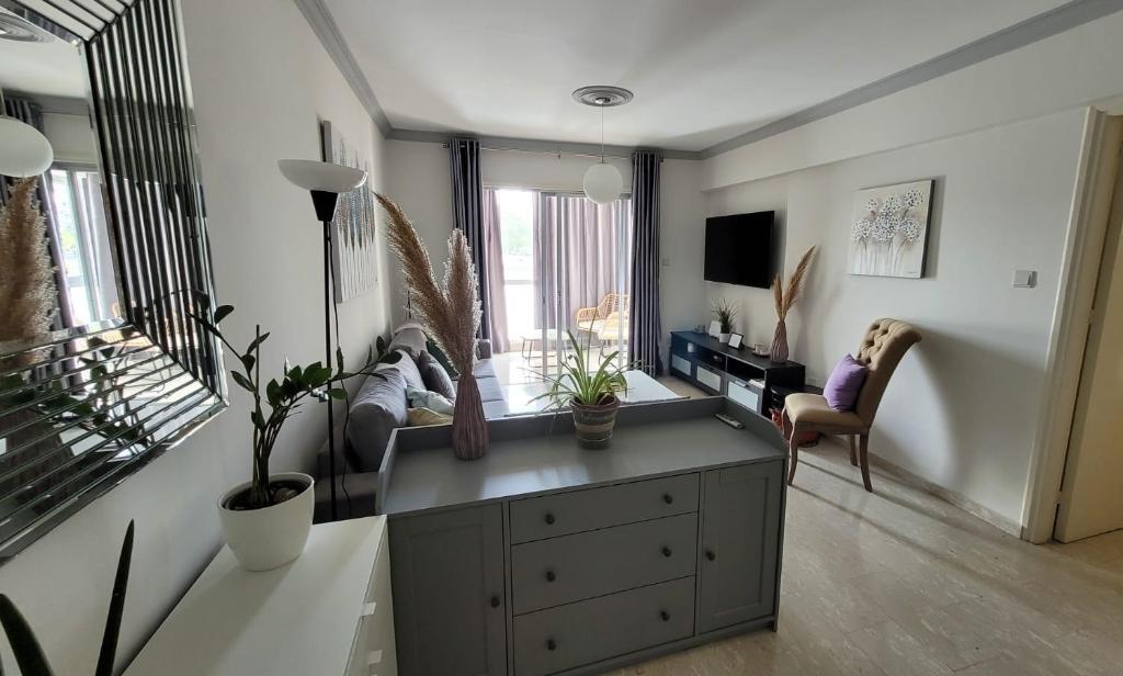 Modern Cityscape Home photo 1