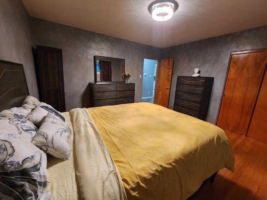 TheSunshine: Bright&Peaceful 2 Bdrm Character Home photo 4