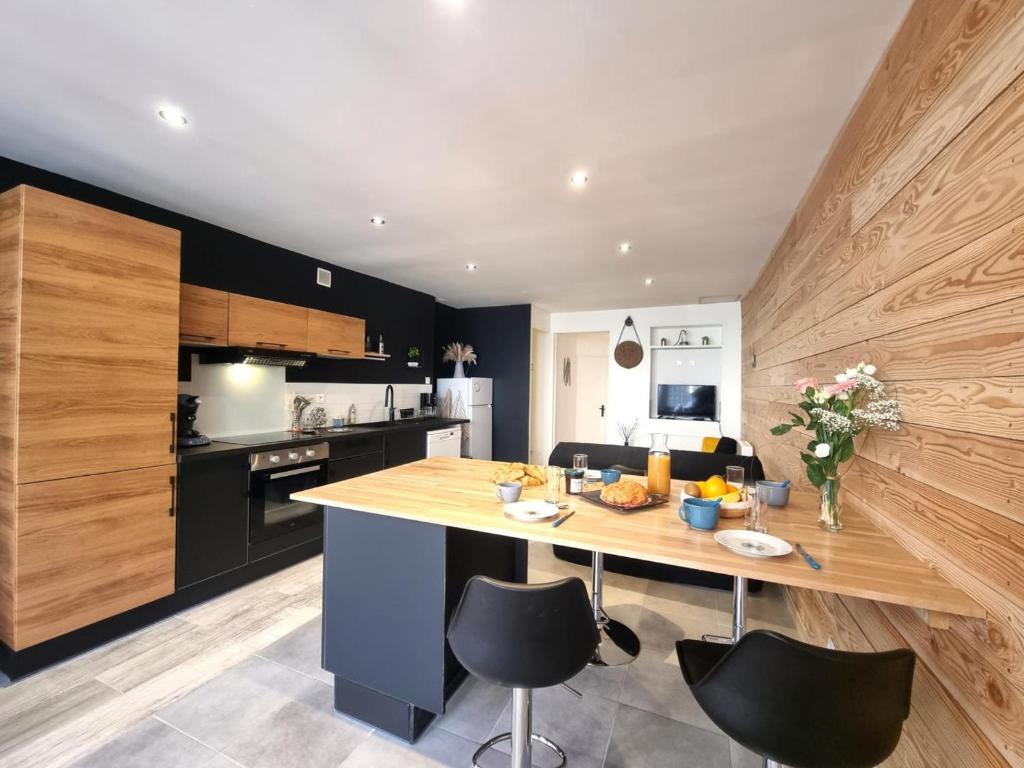 Appartement Charlieu, 2 pièces, 2 personnes - FR-1-496-302