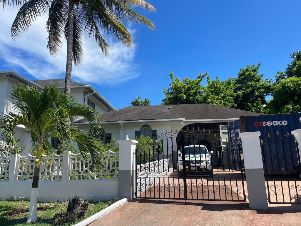 Jamaica Villa By The Sea photo 2