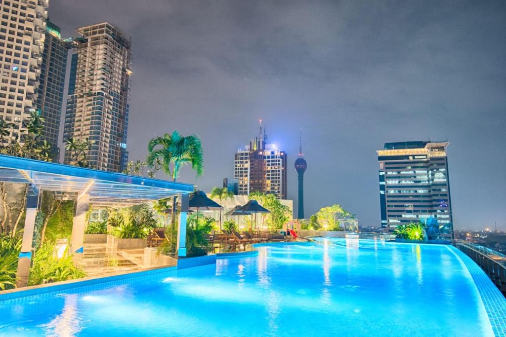 Super Luxury 2 BR Apartment in Five Star Colombo City Centre photo 1