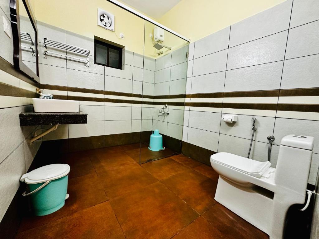 Maadathil Beach Resort photo 1