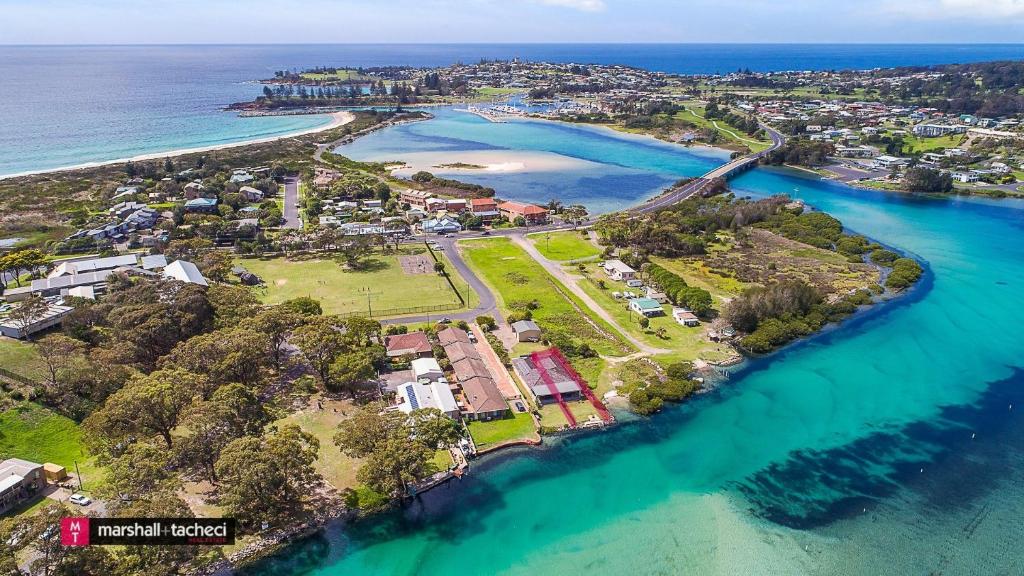 Bermagui River View - Unit 1,1 Lindo Street 3 bdrm Villa photo 2