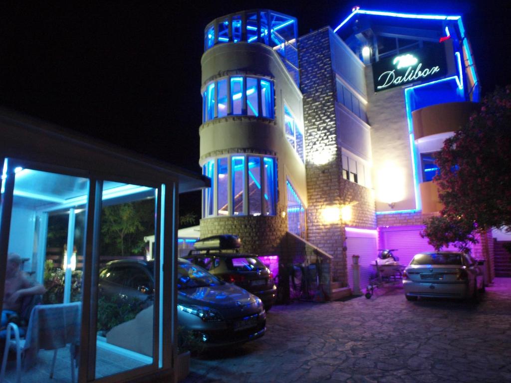 Apartments and bungalows vila Dalibor photo 1