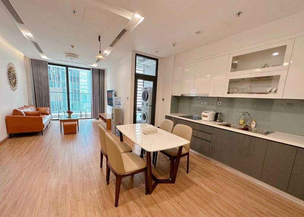 Vinhomes Metropolis/2BR/LakeView/nearLotte/Daewoo