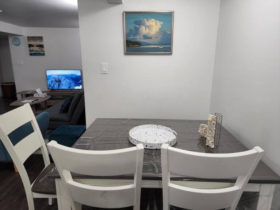 TheAuroras: Vibrant&Cheerful 2 bdrm Stylish suite photo 4