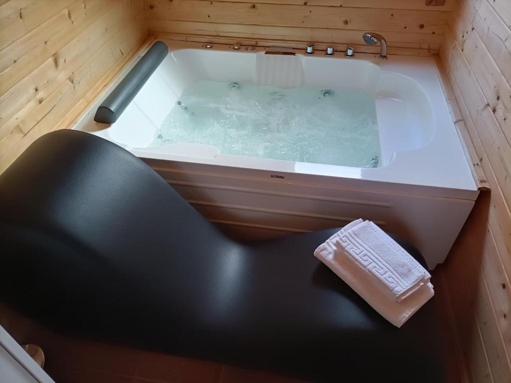 La Dehesilla de Toledo Escapada Romántica Jacuzzi Sillón Tántrico photo 4