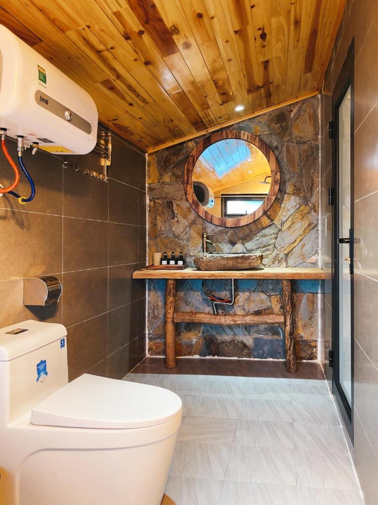 Ấp Retreat - Ta Van's Heel