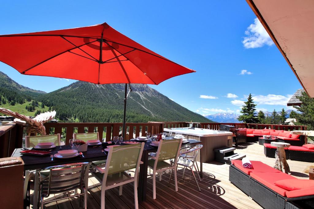 Spacious Chalet 16/18 Guests w/Slope View, Jacuzzi et Sauna photo 2