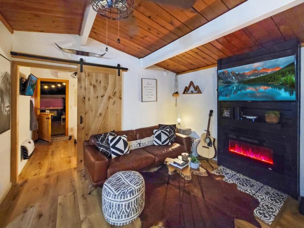 The Love Shack Big Bear photo 2