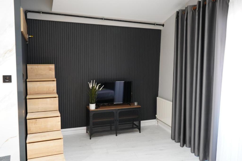 Adgsuites Room Type - Studio with Terrace