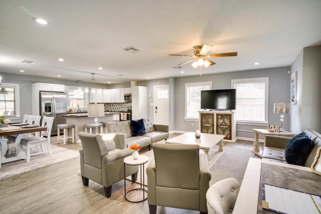 Lake Charles Home with Gas Grill and Fenced-In Yard! photo 3