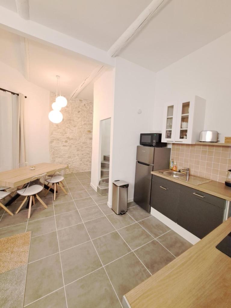 Appartement lumineux , Carpentras centre photo 2