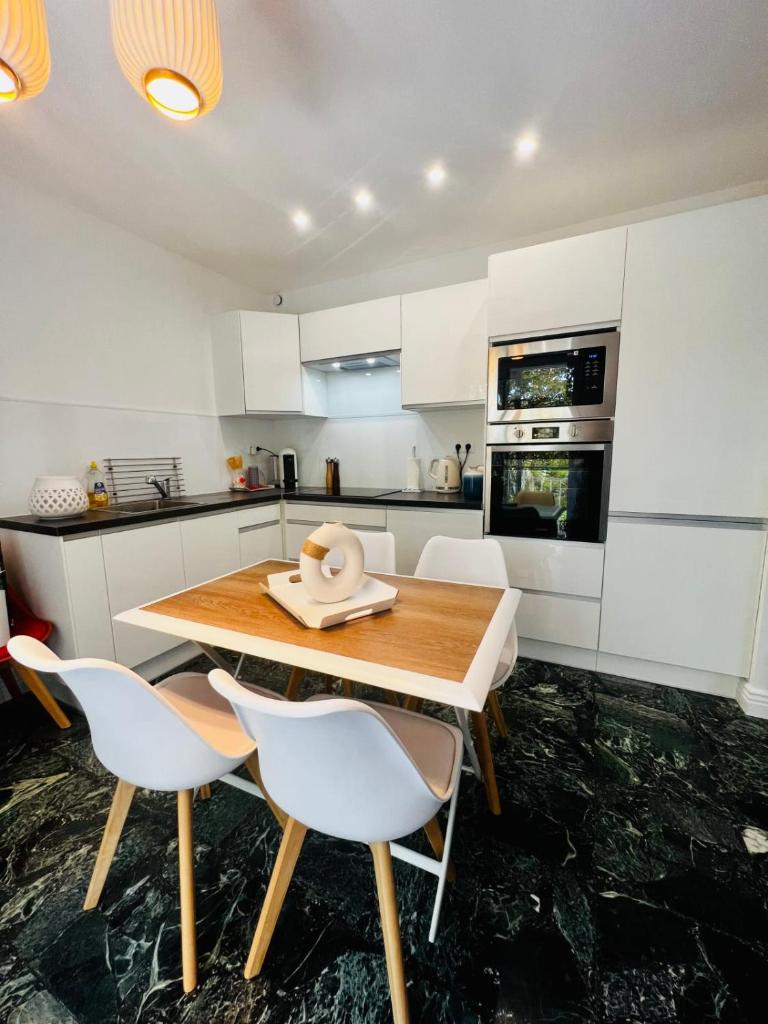 BNB RENTING Brand new 2 bdr apartment in Antibes photo 2