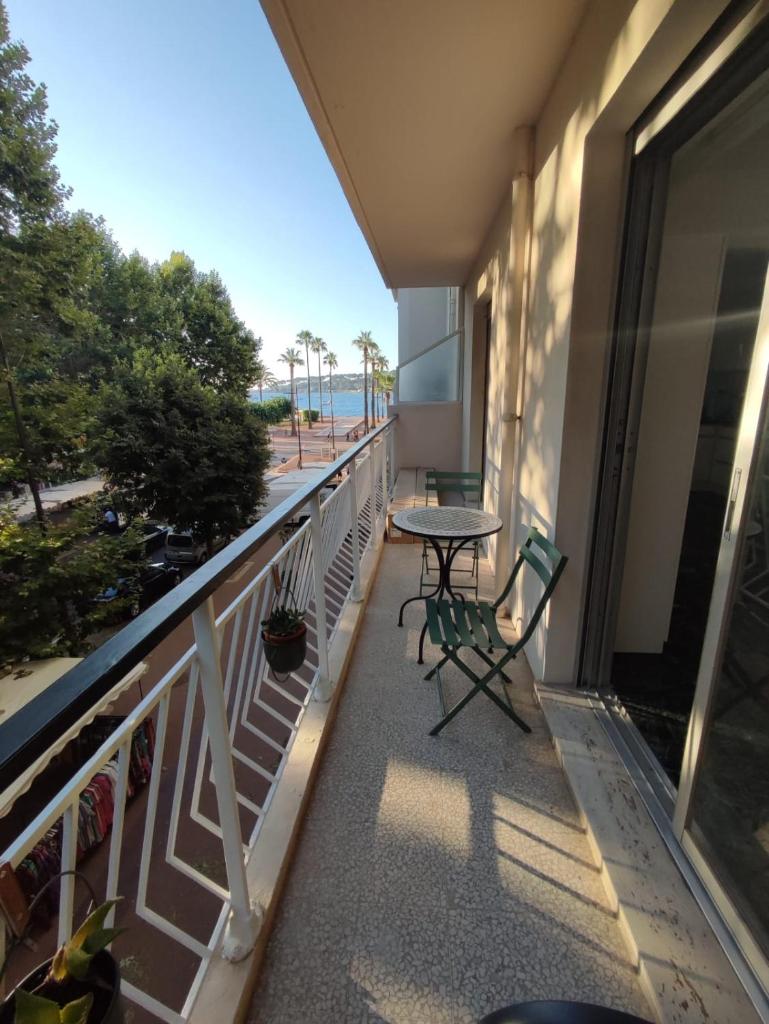 BNB RENTING Brand new 2 bdr apartment in Antibes