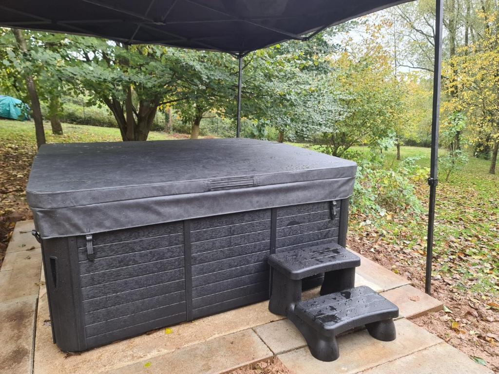 Maison familiale avec jacuzzi et jardin au calme photo 3