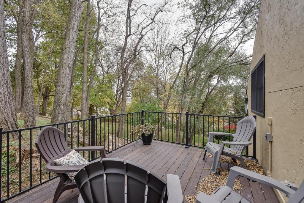 Large Home with Game Room, 4 Mi to Mississippi River photo 2