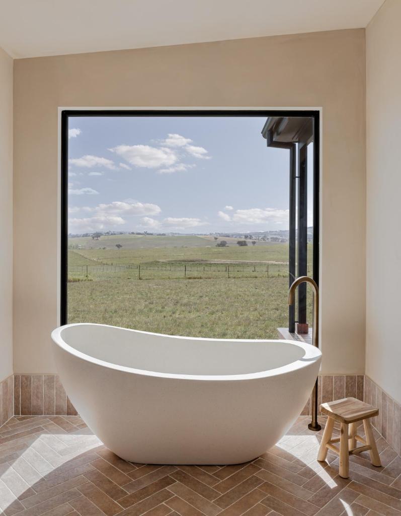 Rest Private Escape at BoxGrove photo 1