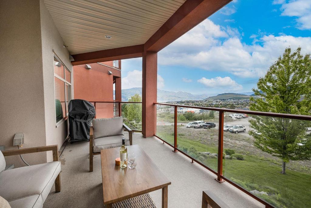Peony Paradise - Copper Sky 2 Bedroom Gem photo 1