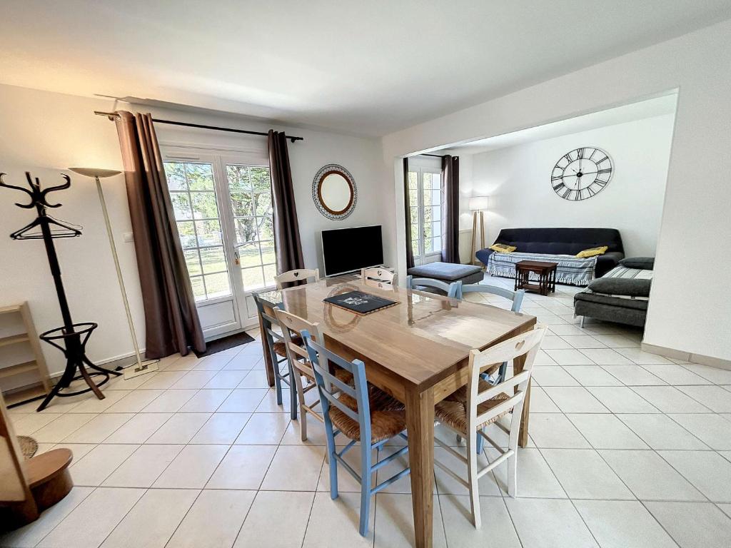 Maison Jullouville, 5 pièces, 8 personnes - FR-1-361-20 photo 1