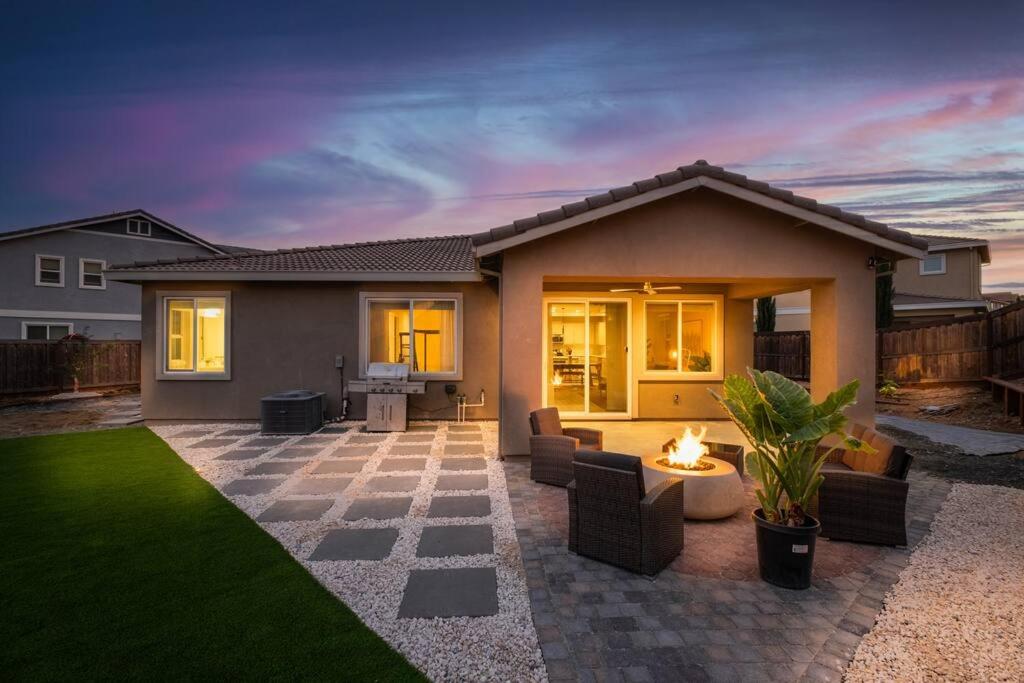 Home, Napa Vibe w/Fire Pit + Spa image
