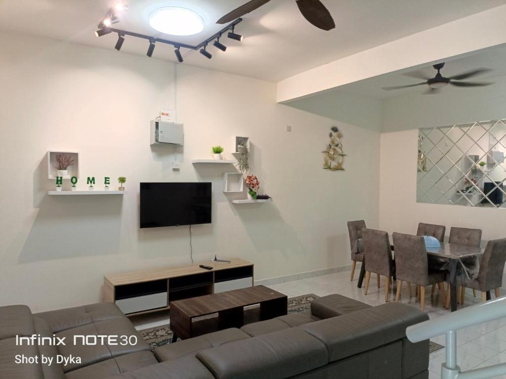 DAN'S Homestay Business Suite Home photo 1