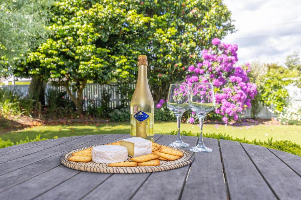 2 Bedroom Home away from Home near CBD & private parking photo 4