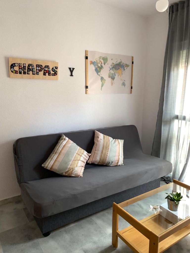 Relax by the sea in a central apartment in La Cala del Moral photo 2