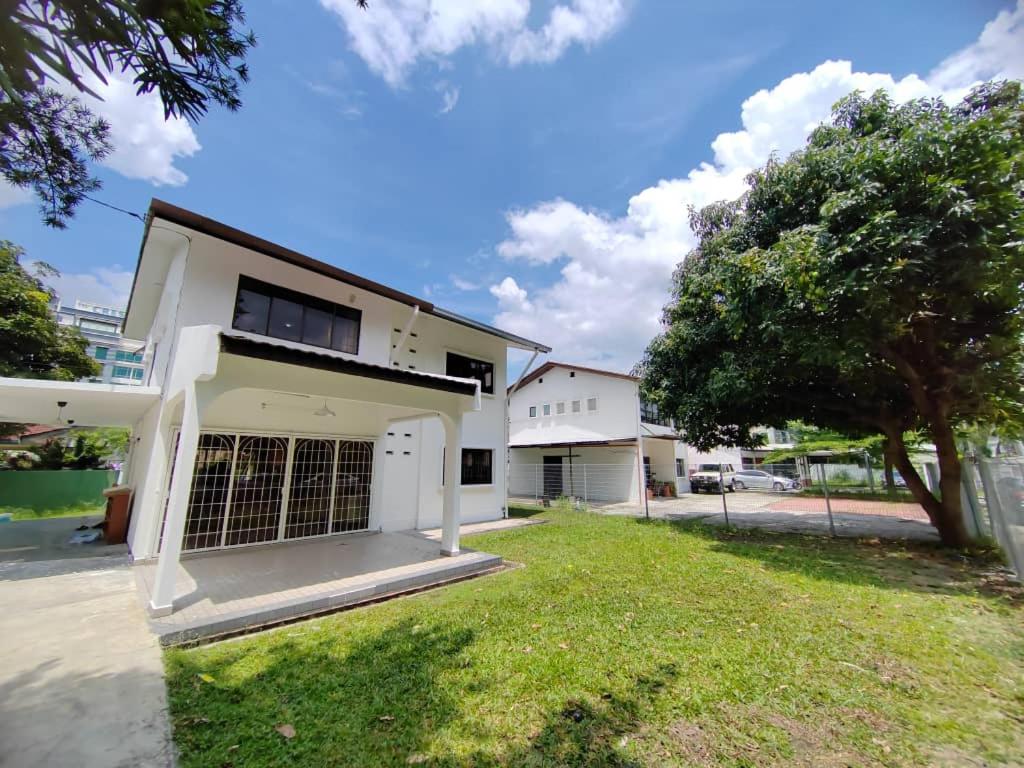 NEW! Cosy Retreat Petaling Jaya Bungalow 20 Pax photo 1