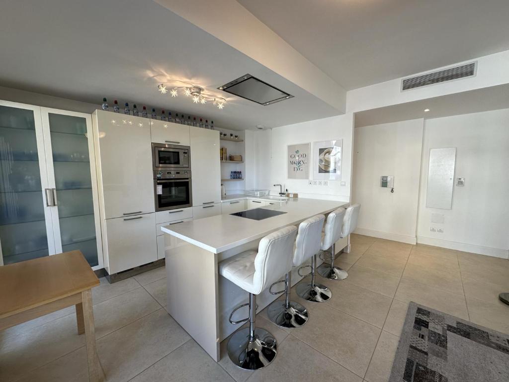 Nice apartment with terrace - close to the beach photo 3